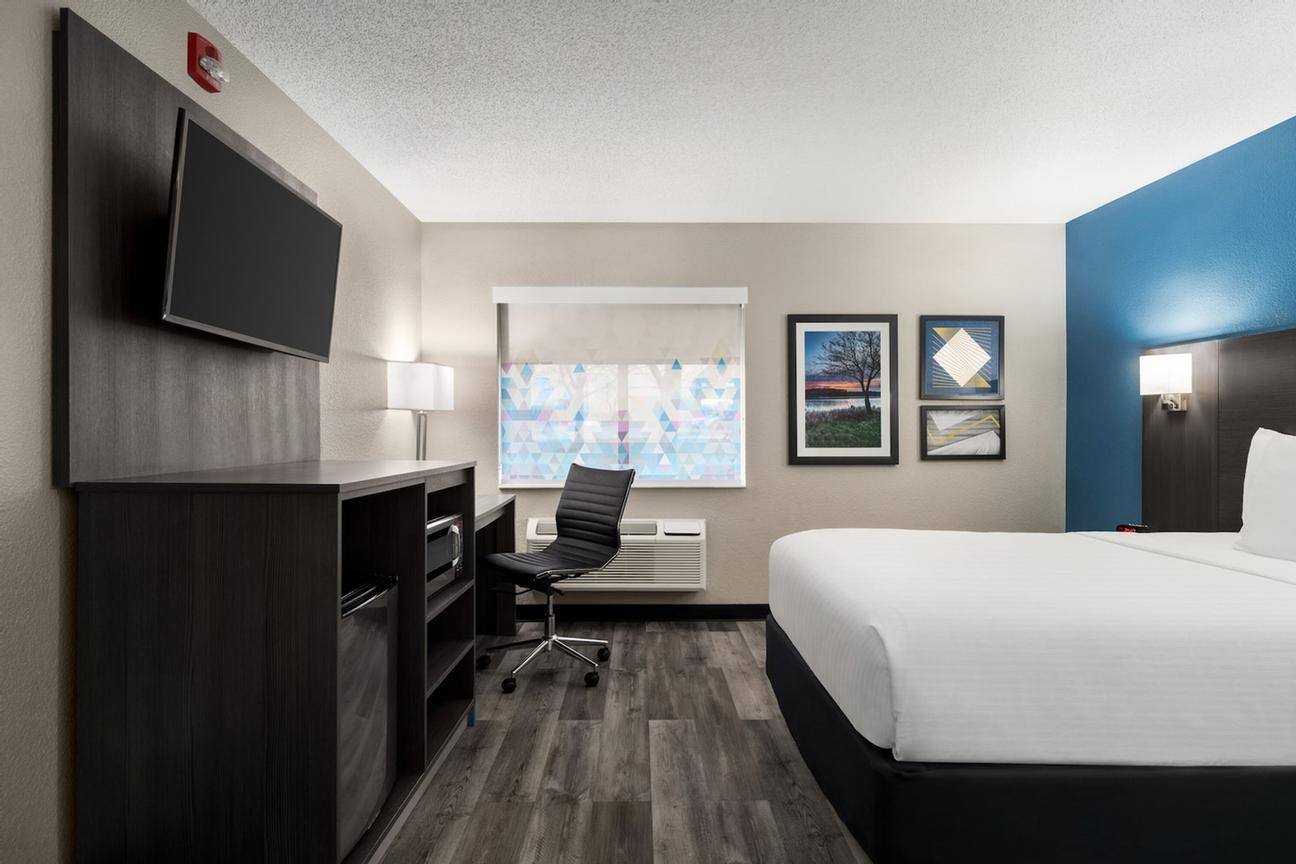 La Quinta Inn - 
