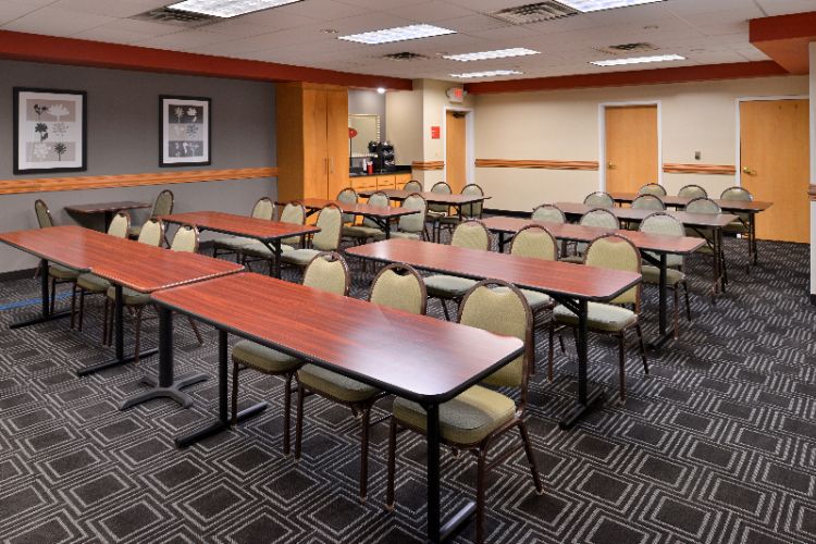 Towneplace Suites by Marriott - Breakfast Area / Activity Center