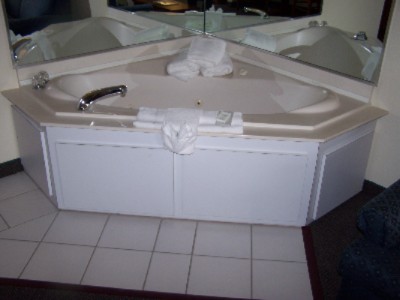 Comfort Suites Gastonia - King Whirlpool Suite