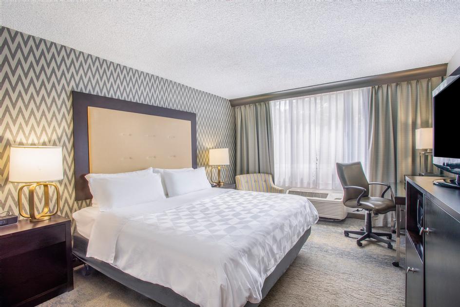 Parsippany Holiday Inn - 