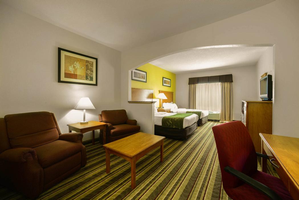 Comfort Suites - 
