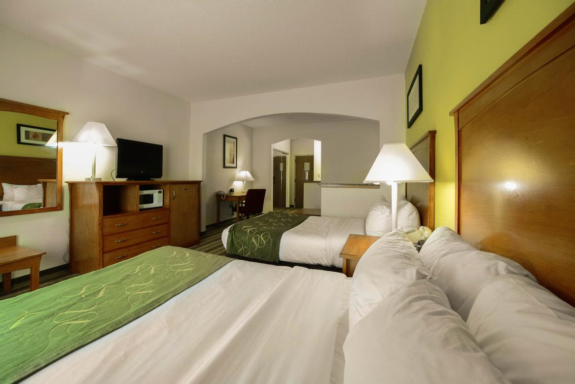 Comfort Suites - 