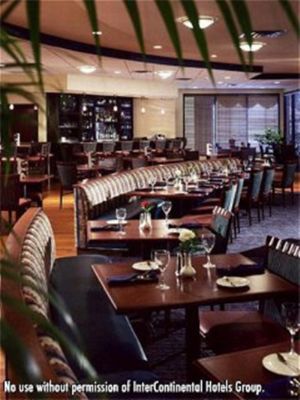 Crowne Plaza Richmond West - Sapphire Grill Restaurant And Lounge