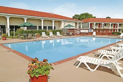 Best Western Hilltop Inn - 