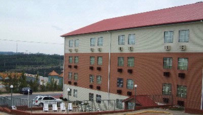 Prince Charles Inn - Pool View