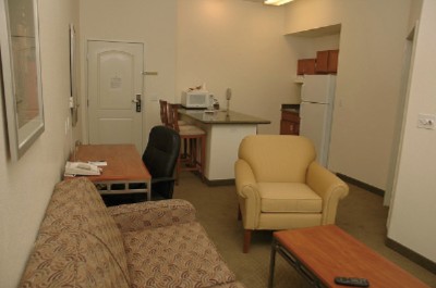 Hawthorn Suites - King Leisure Suite (kitchen View)