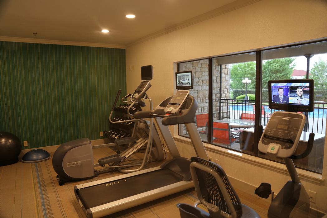 Holiday Inn Express Hotel & Suites - 