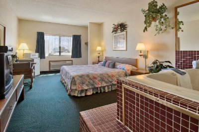 Days Inn of Mankato - Jacuzzi Suite