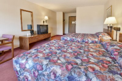 Days Inn of Mankato - Standard Two Queen Bed