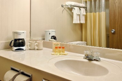 Days Inn of Mankato - Bathroom