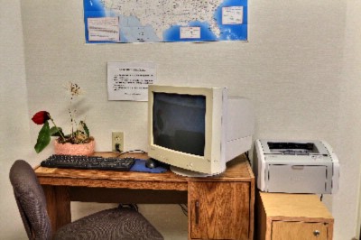 Econo Lodge - Business Center
