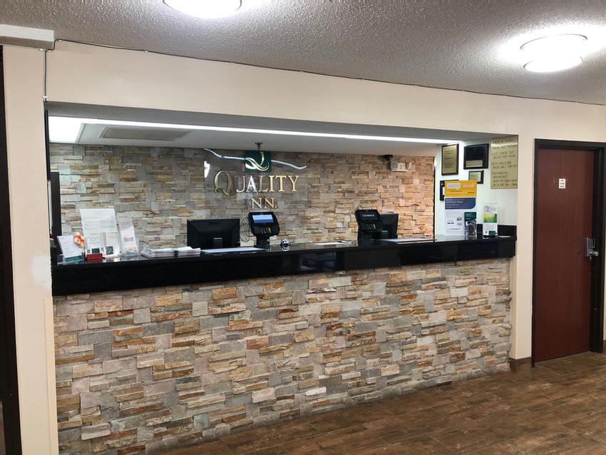 Quality Inn Toledo Airport - 