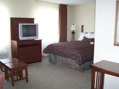 Staybridge Suites - Studio Suite With Queen Bed