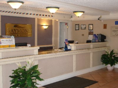 Baymont Inn & Suites - Front Desk