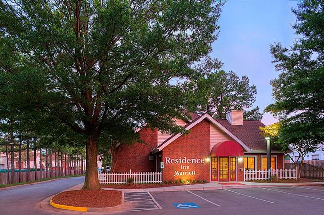 Residence Inn Richmond West - 