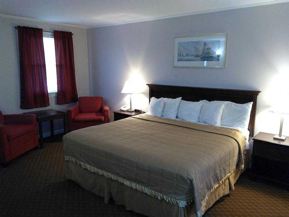 Pineapple Inn - 