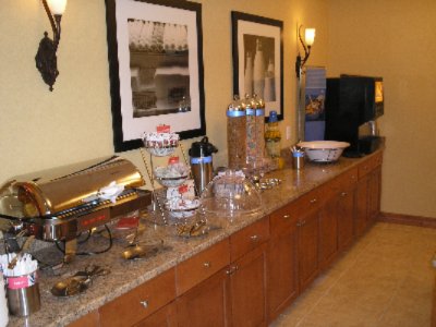Hampton Inn & Suites / Denver Parker - Breakfast Area