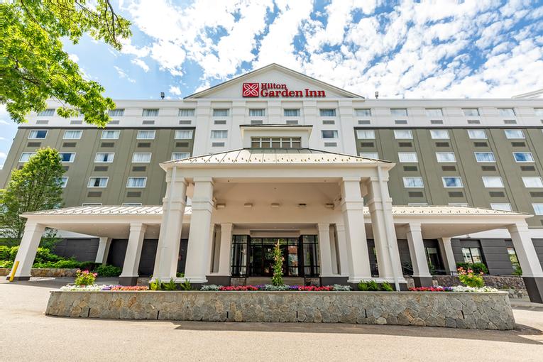 Hilton Garden Inn - 