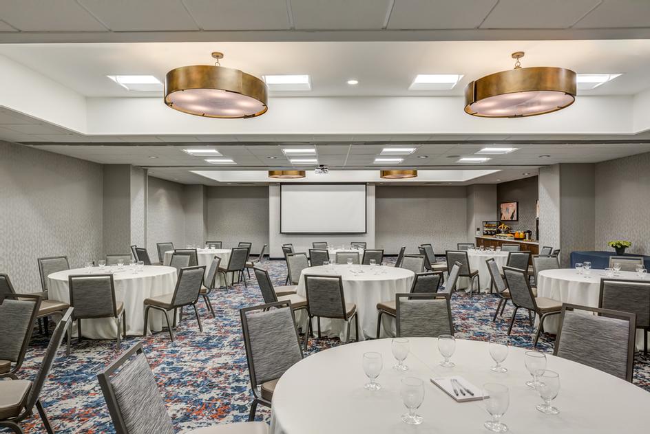 Hilton Garden Inn - 