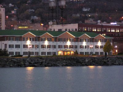 Comfort Suites - 