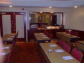 Courtyard by Marriott - 