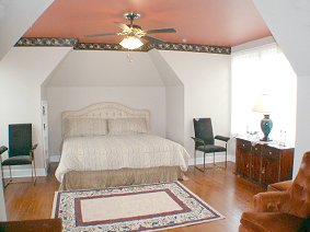 Beige Satin Rm w/private rooftop sundeck