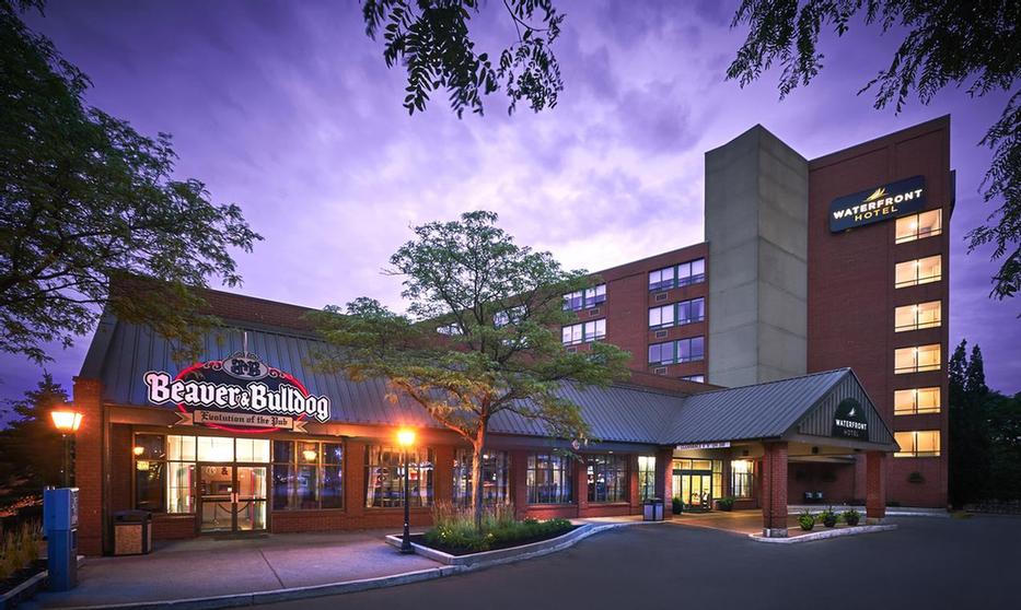 Travelodge Hotel Burlington on the Lake - Hotel Surroundings