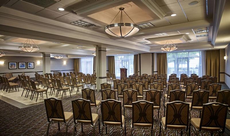 Travelodge Hotel Burlington on the Lake - Boardroom 123 (12 Max)