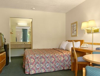 Days Inn Emporia - 
