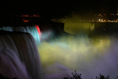 Comfort Inn The Pointe - View Of Colored Lights .