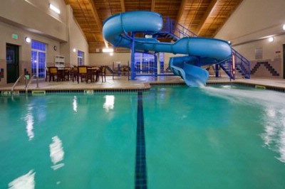 Country Inn & Suites Duluth North - Pool And Waterslide