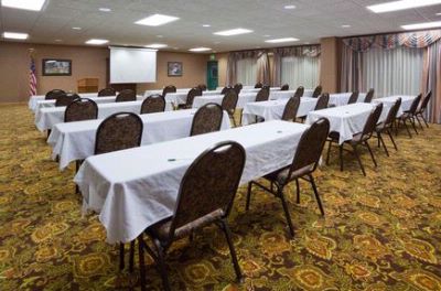 Country Inn & Suites Duluth North - Our Meeting Room Seats Up To 85 People
