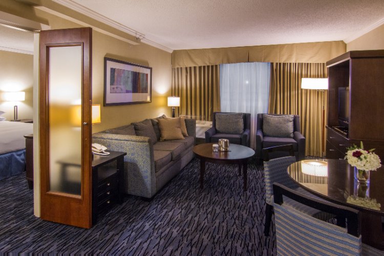 Guest Rooms With 1 King Or 2 Queen Beds