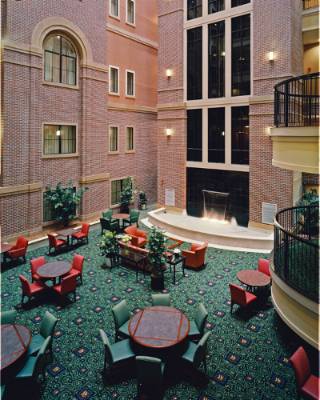 Courtyard by Marriott Wichita at Old Town - Atrium