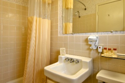 Days Inn - Bathroom