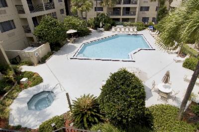 Ocala Courtyard by Marriott - Pool And Jacuzzi In The Courtyard