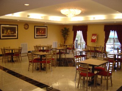 Comfort Suites Cincinnati Airport - Breakfast Room