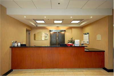La Quinta Inn & Suites Thousand Oaks - 