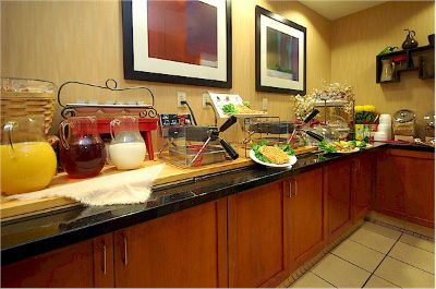 La Quinta Inn & Suites Thousand Oaks - 