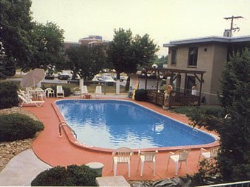 Towne & Country - Pool