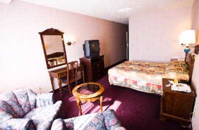 Brookhurst Plaza Inn - 