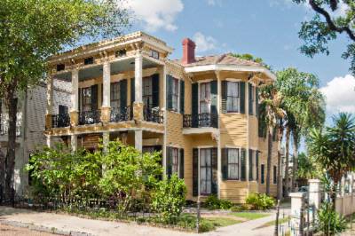 HH Whitney House on Historic Esplanade
