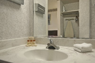 Days Inn - Bathroom