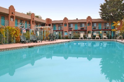 Days Inn - Largest Outdoor Pool In Santa Fe