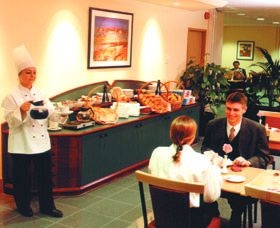 Causeway Inn on the Mall - 
