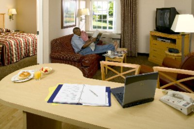 Candlewood Suites / Airport - Onebedroom Suite