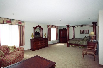 Best Western Dartmouth Inn - Honeymoon Suite