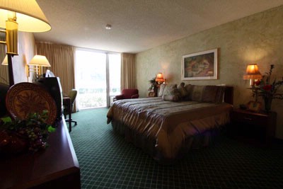 Ramada Love Field - Diamond Suite King Room