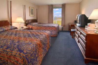 Ramada New Hartford - Standard Room With Two Double Beds