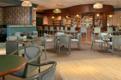 Ramada New Hartford - Poor Richard's Pub